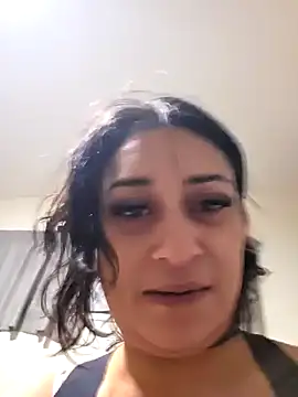 Snapshot of Trixtbang chatting on September 21, 2025, 11:37 am Trixtbang online show from September 21, 2025, 11:37 am