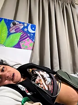 Snapshot of Trixtbang chatting on September 28, 2025, 4:14 pm Trixtbang online show from September 28, 2025, 4:14 pm