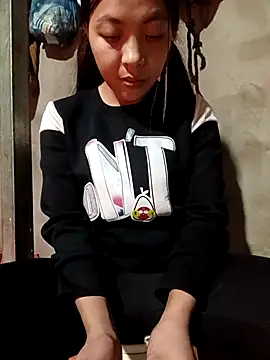 -Miu-98 online show from December 19, 2025, 11:56 am