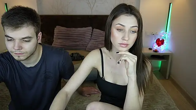 Snapshot of Vikki_George chatting on October 20, 2025, 7:47 pm Vikki George online show from October 20, 2025, 7:47 pm