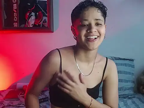 Snapshot of Jade_Rayden chatting on February 13, 2026, 7:03 pm Jade Rayden online show from February 13, 2026, 7:03 pm