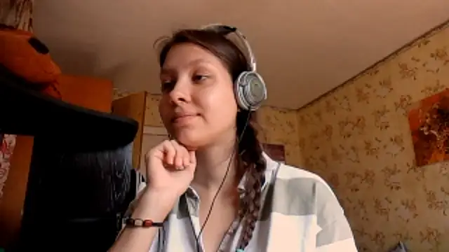Snapshot of QutieDaSweet chatting on September 18, 2025, 7:22 am QutieDaSweet online show from September 18, 2025, 7:22 am