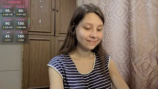 QutieDaSweet online show from November 18, 2025, 9:01 am