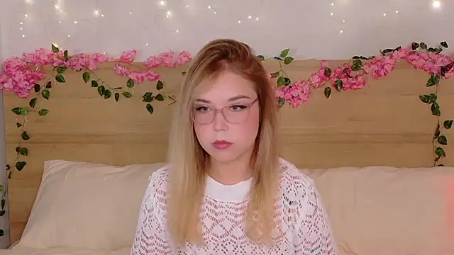 Lilith Bonheur online show from October 11, 2025, 8:10 pm