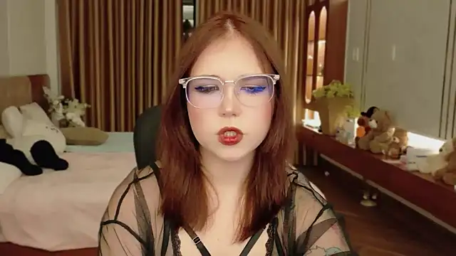 Snapshot of Lilith_Bonheur chatting on May 13, 2026, 8:27 pm Lilith Bonheur online show from May 13, 2026, 8:27 pm
