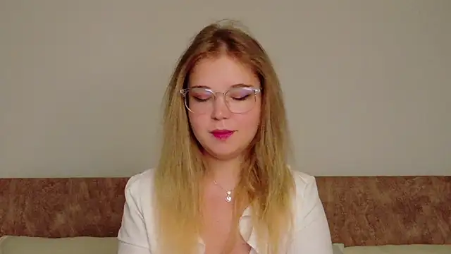 Lilith Bonheur online show from February 11, 2026, 9:14 pm