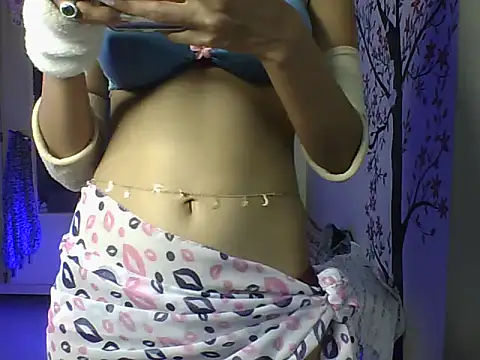 Snapshot of Alina02 chatting on October 7, 2025, 4:19 pm Alina02 online show from October 7, 2025, 4:19 pm