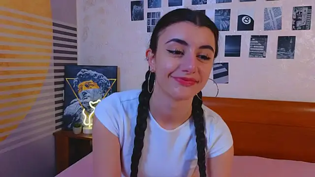 MelanieMooor online show from January 17, 2026, 2:09 pm