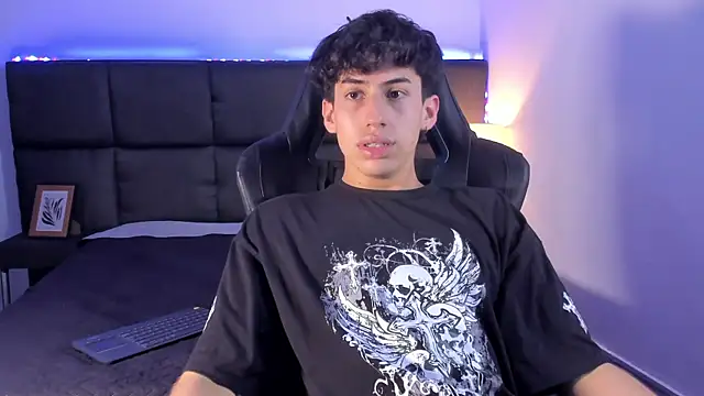 Snapshot of Aaron_Spencer13 chatting on October 1, 2025, 6:34 pm Aaron Spencer13 online show from October 1, 2025, 6:34 pm