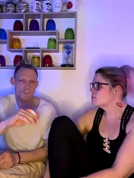 Snapshot of HartUndHerzlichCouple chatting on October 24, 2025, 7:13 pm HartUndHerzlichCouple online show from October 24, 2025, 7:13 pm