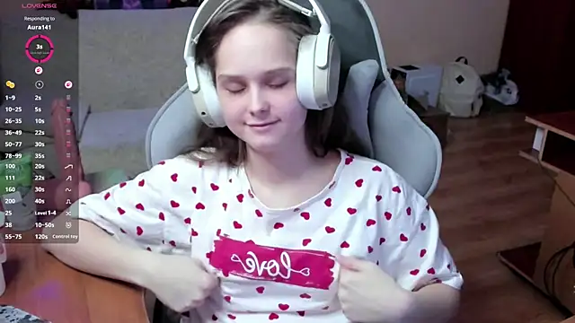 Snapshot of SharybbFace chatting on February 10, 2026, 3:11 pm SharybbFace online show from February 10, 2026, 3:11 pm