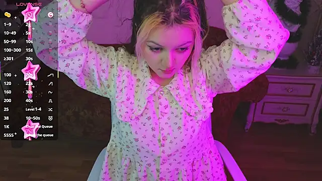 JuicyLullu online show from January 11, 2026, 11:50 am