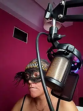 Rosabraguitas online show from November 3, 2025, 8:45 pm