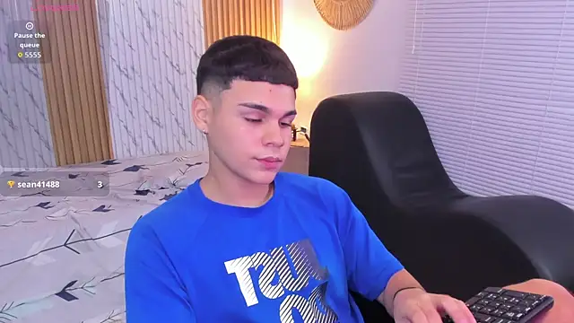 james jonnes online show from October 19, 2025, 8:44 pm