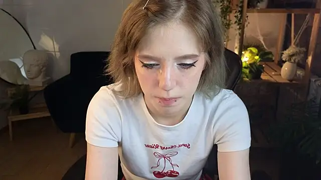 MorgyAsuna  online show from November 5, 2025, 1:36 pm