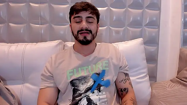 Jack Daniel   online show from November 6, 2025, 8:02 pm