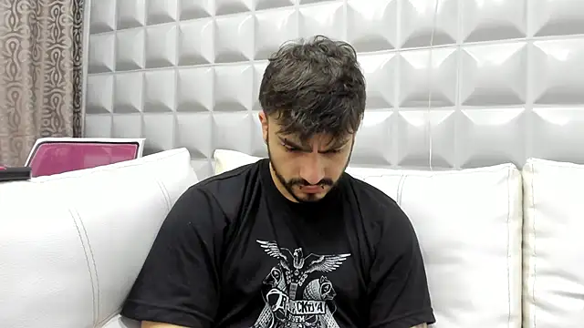 Jack Daniel   online show from November 4, 2025, 5:28 pm