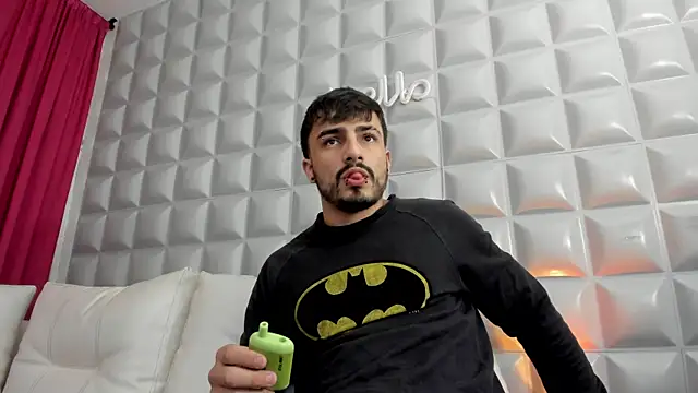 Jack Daniel   online show from October 15, 2025, 10:29 pm