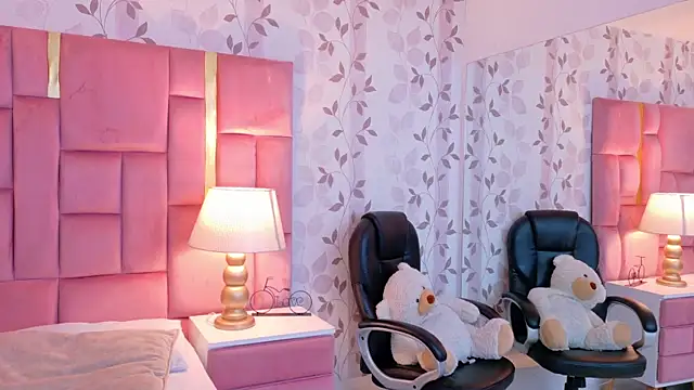 Snapshot of LaylaaDoll chatting on May 5, 2026, 6:11 pm LaylaaDoll online show from May 5, 2026, 6:11 pm