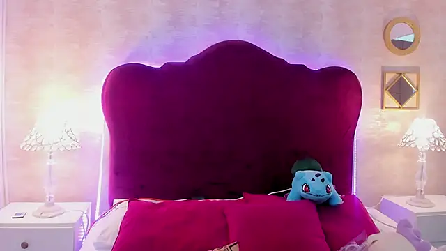 Snapshot of LaylaaDoll chatting on October 2, 2025, 6:33 pm LaylaaDoll online show from October 2, 2025, 6:33 pm
