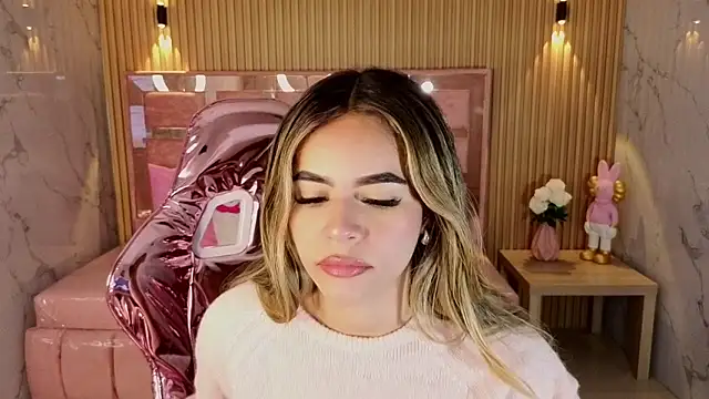 lilith4 s online show from November 13, 2025, 8:57 pm