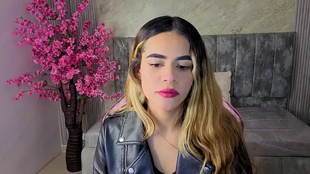 lilith4 s online show from October 24, 2025, 8:08 pm