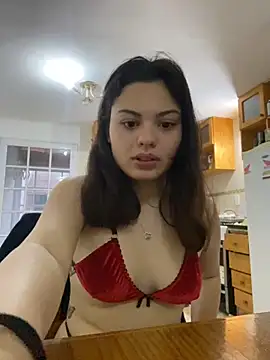 Nayyla18 online show from October 9, 2025, 9:48 pm