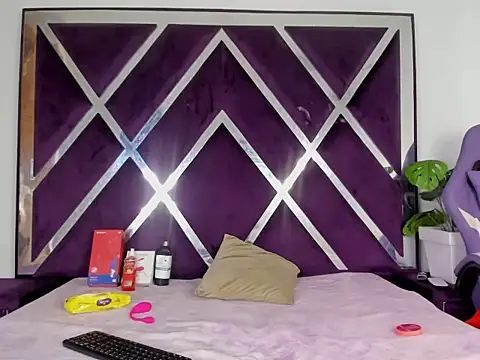 angelkyraasm online show from February 21, 2026, 12:40 pm