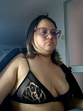 Chiki hot92 online show from October 15, 2025, 7:11 pm