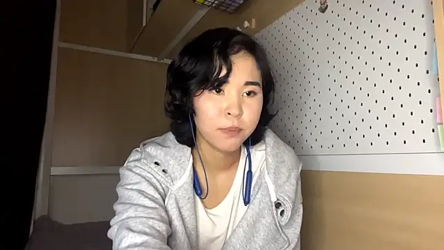 JennyCarpenter online show from March 8, 2026, 2:04 am