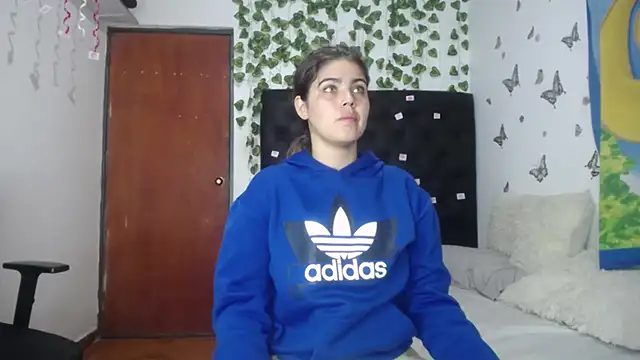 Snapshot of isabel_09 chatting on February 17, 2026, 3:48 am isabel 09 online show from February 17, 2026, 3:48 am