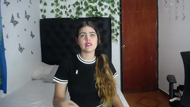 Snapshot of isabel_09 chatting on February 18, 2026, 3:04 am isabel 09 online show from February 18, 2026, 3:04 am