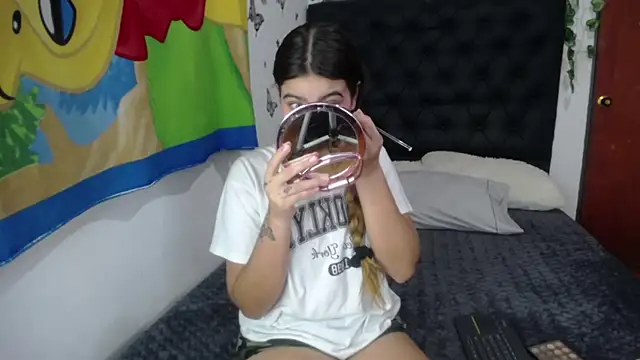 Snapshot of isabel_09 chatting on January 14, 2026, 2:59 am isabel 09 online show from January 14, 2026, 2:59 am