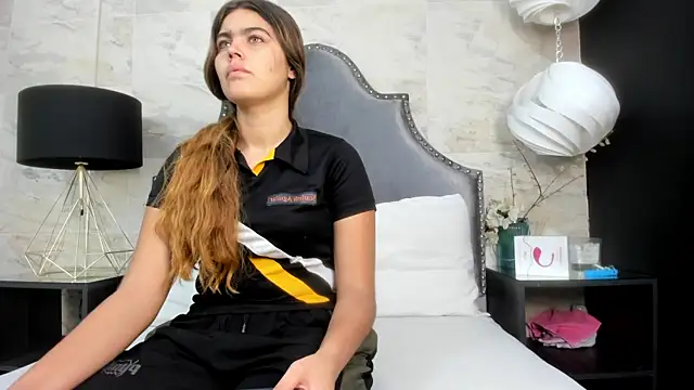 isabel 09 online show from October 2, 2025, 12:19 pm