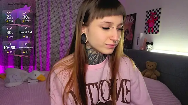 Snapshot of LilithPoison chatting on November 19, 2025, 6:08 pm LilithPoison online show from November 19, 2025, 6:08 pm