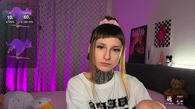 Snapshot of LilithPoison chatting on November 13, 2025, 6:01 pm LilithPoison online show from November 13, 2025, 6:01 pm