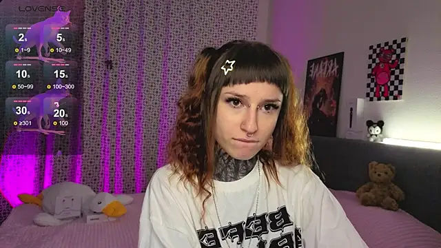 Snapshot of LilithPoison chatting on November 21, 2025, 6:07 pm LilithPoison online show from November 21, 2025, 6:07 pm