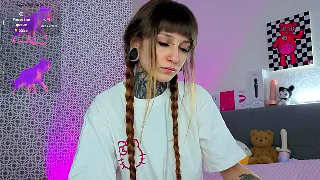 LilithPoison online show from February 5, 2026, 6:15 pm