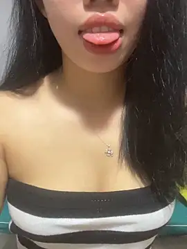 Rose-babyx online show from May 26, 2026, 1:31 pm