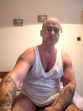 Snapshot of chcem1975 chatting on January 14, 2026, 7:34 am chcem1975 online show from January 14, 2026, 7:34 am