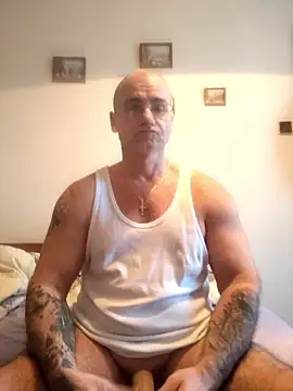 Snapshot of chcem1975 chatting on January 18, 2026, 8:18 am chcem1975 online show from January 18, 2026, 8:18 am