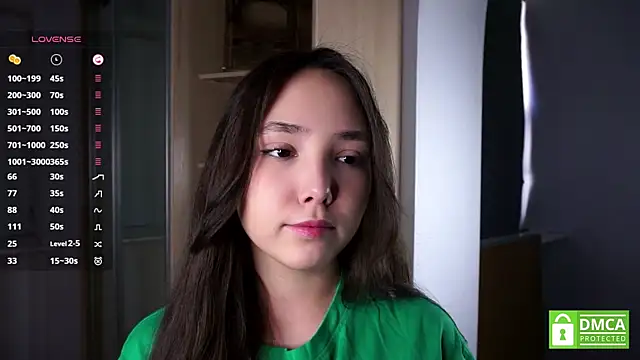 RenaeConnerley online show from October 5, 2025, 4:58 am