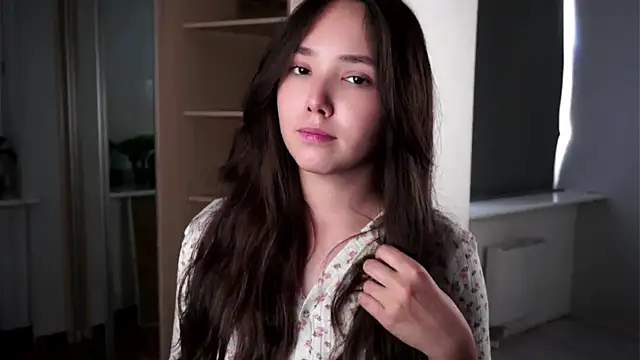 RenaeConnerley online show from September 17, 2025, 4:58 am