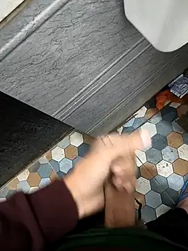 bold guy 1234 online show from November 18, 2025, 4:16 am