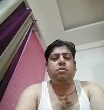 Love40777 online show from May 26, 2026, 6:39 pm