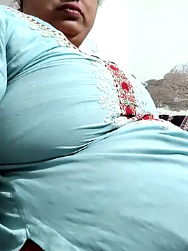 Snapshot of Mmm143 chatting on March 18, 2026, 2:26 am Mmm143 online show from March 18, 2026, 2:26 am