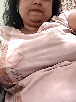 Snapshot of Mmm143 chatting on March 31, 2026, 4:03 am Mmm143 online show from March 31, 2026, 4:03 am