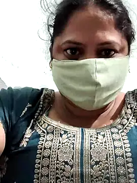 Snapshot of Mmm143 chatting on April 7, 2026, 2:13 am Mmm143 online show from April 7, 2026, 2:13 am