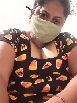 Snapshot of Mmm143 chatting on April 2, 2026, 8:04 pm Mmm143 online show from April 2, 2026, 8:04 pm