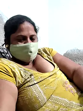 Snapshot of Mmm143 chatting on April 13, 2026, 2:59 am Mmm143 online show from April 13, 2026, 2:59 am